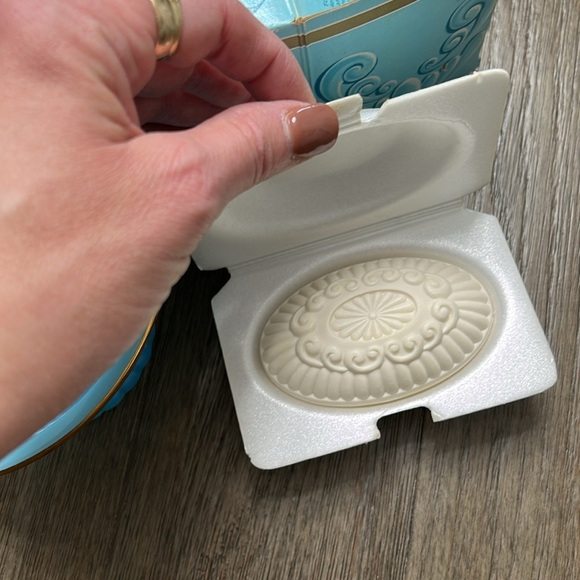 Vintage Avon Bristol Blue Collection Soap Dish Imperial Garden Fragranced Soap - Picture 4 of 6